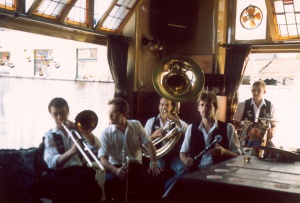 Nummertje in Cafe de Commerce